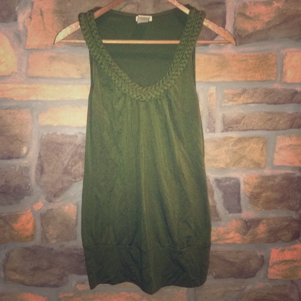 Sleeveless shirt